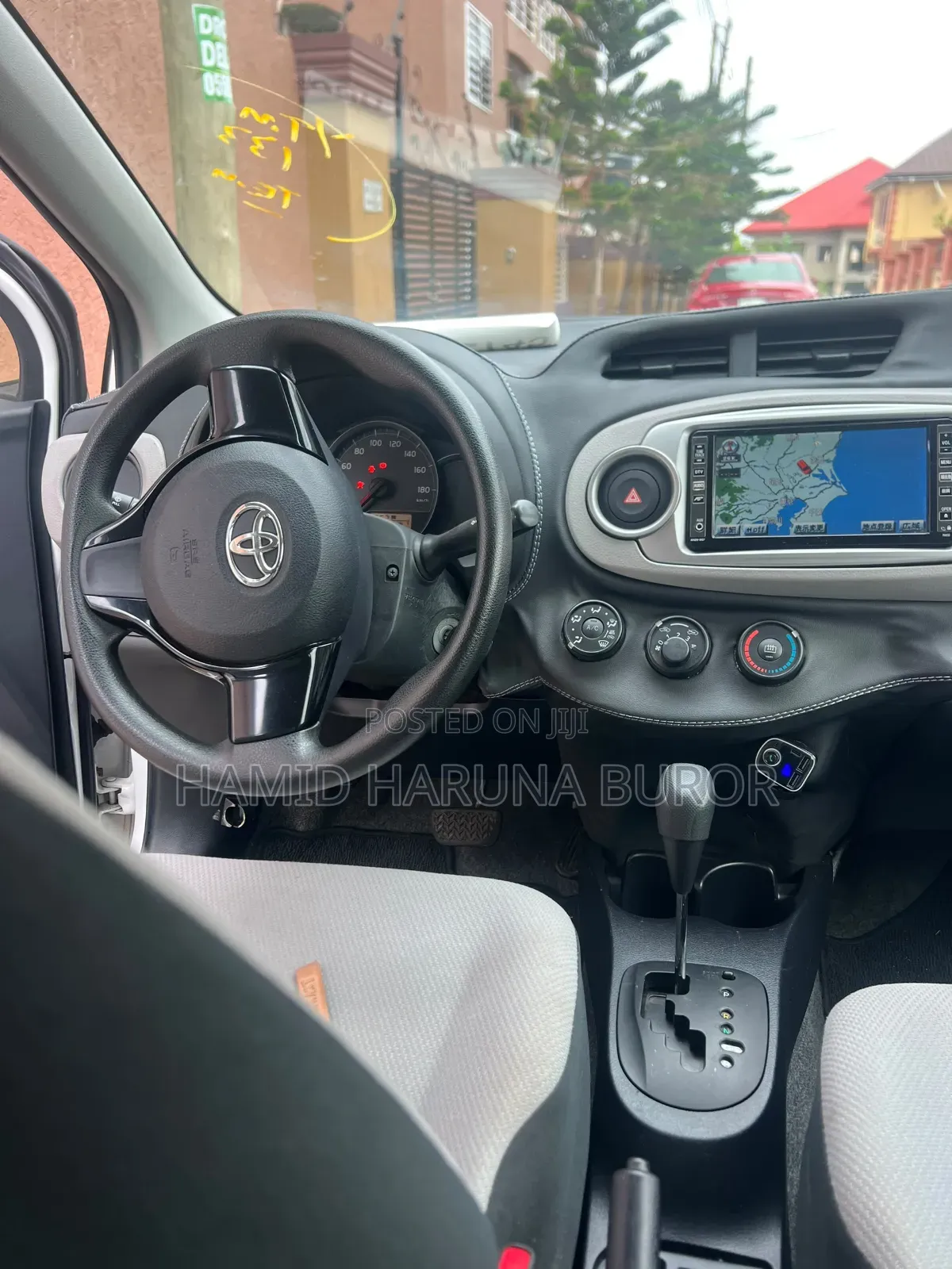 Toyota Vitz 1.3 FWD 5dr 2013 White