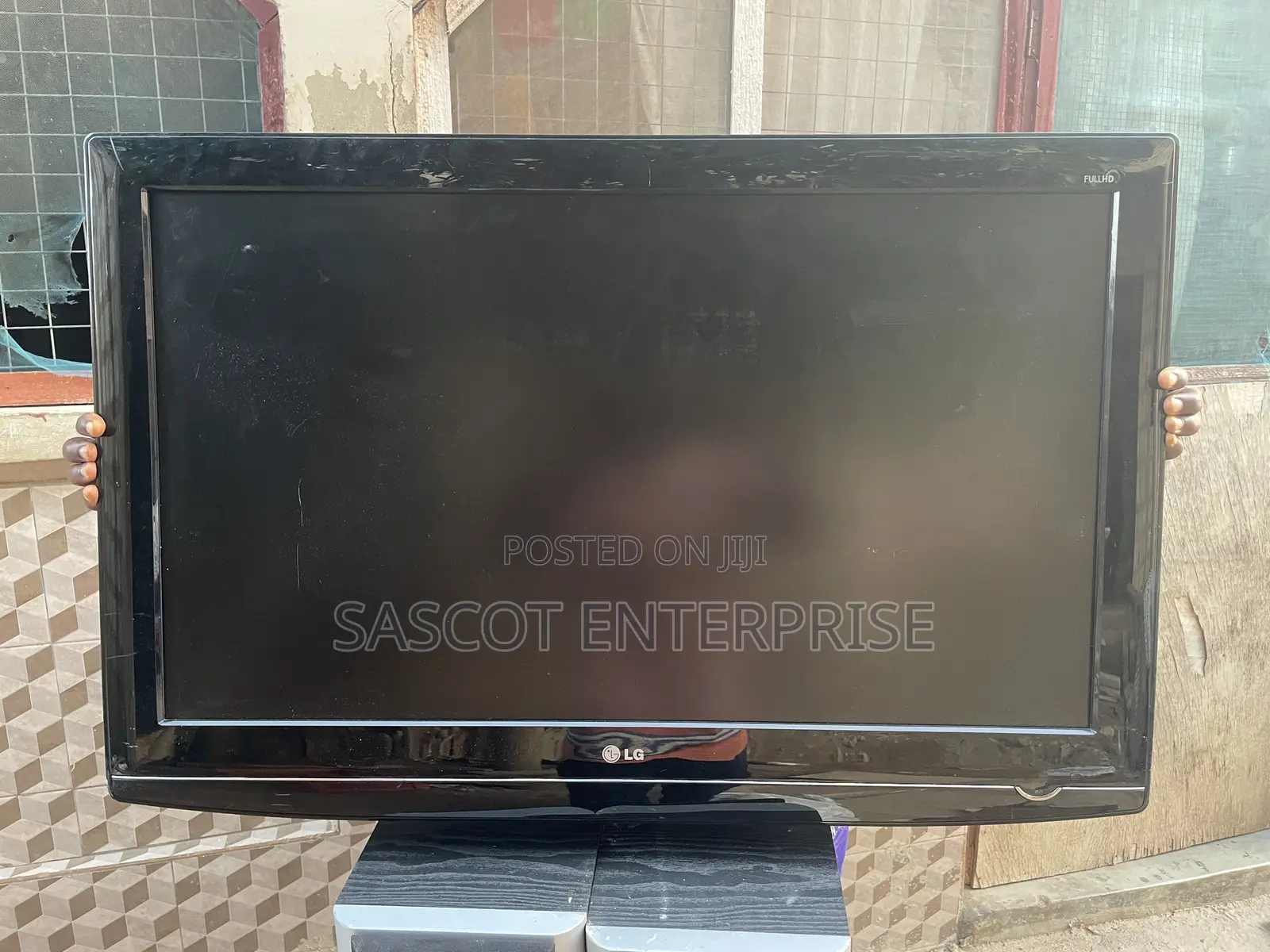 37 Inches LG Flat-Screen Television Full HD LCD