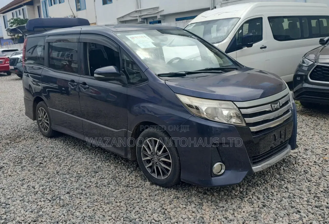 Toyota Noah 2014 Purple