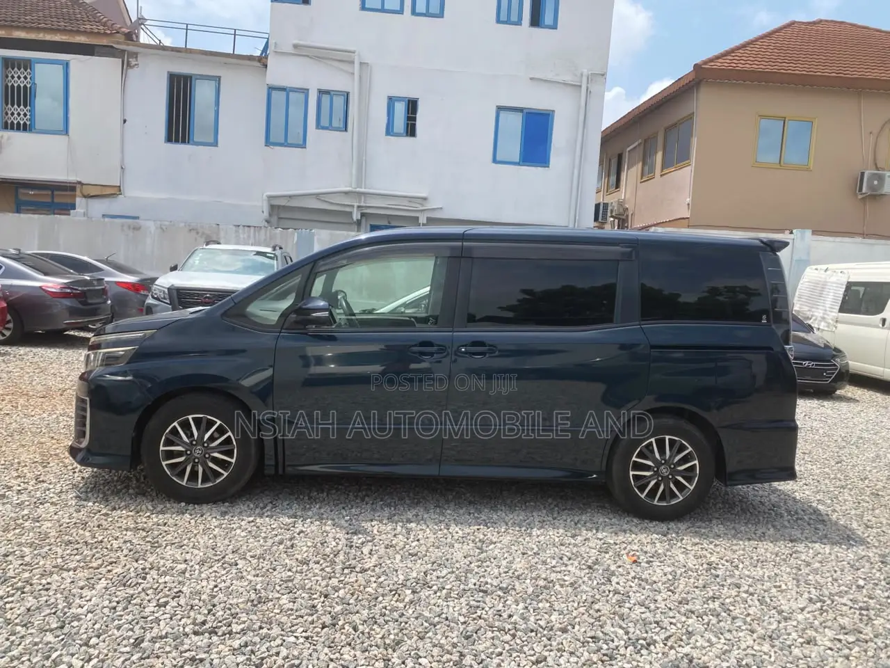 Toyota Voxy 2014 Blue