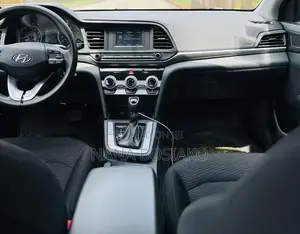 Hyundai Elantra 2019 Silver