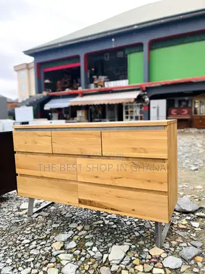 This Oak Wood Master Piece From Uk Is a Must Have. !