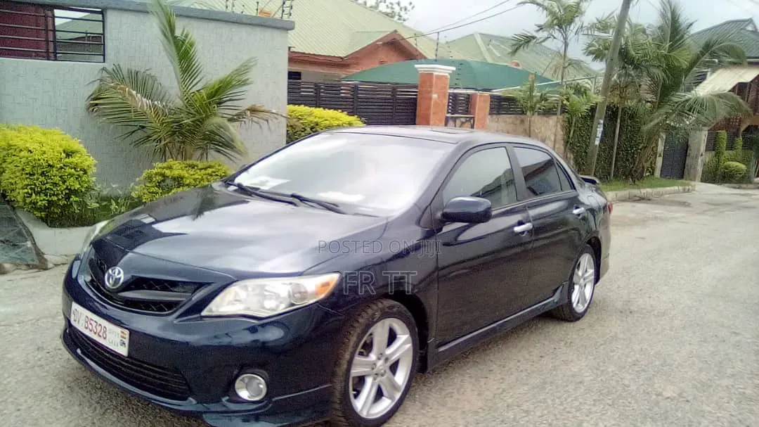 Toyota Corolla 2013 Red