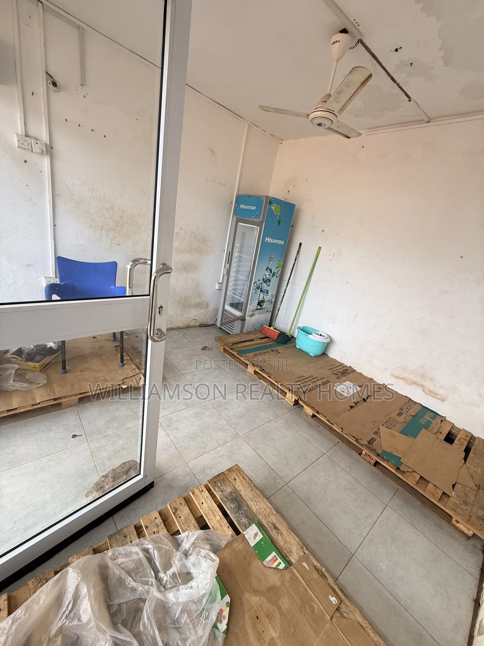 Road Side Shop/Store/Office Space/Showroom/Warehouse for Rent,spintex