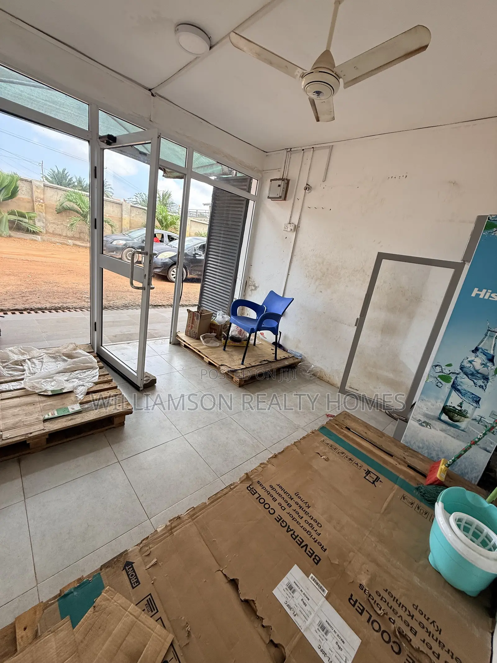 Road Side Shop/Store/Office Space/Showroom/Warehouse for Rent,spintex