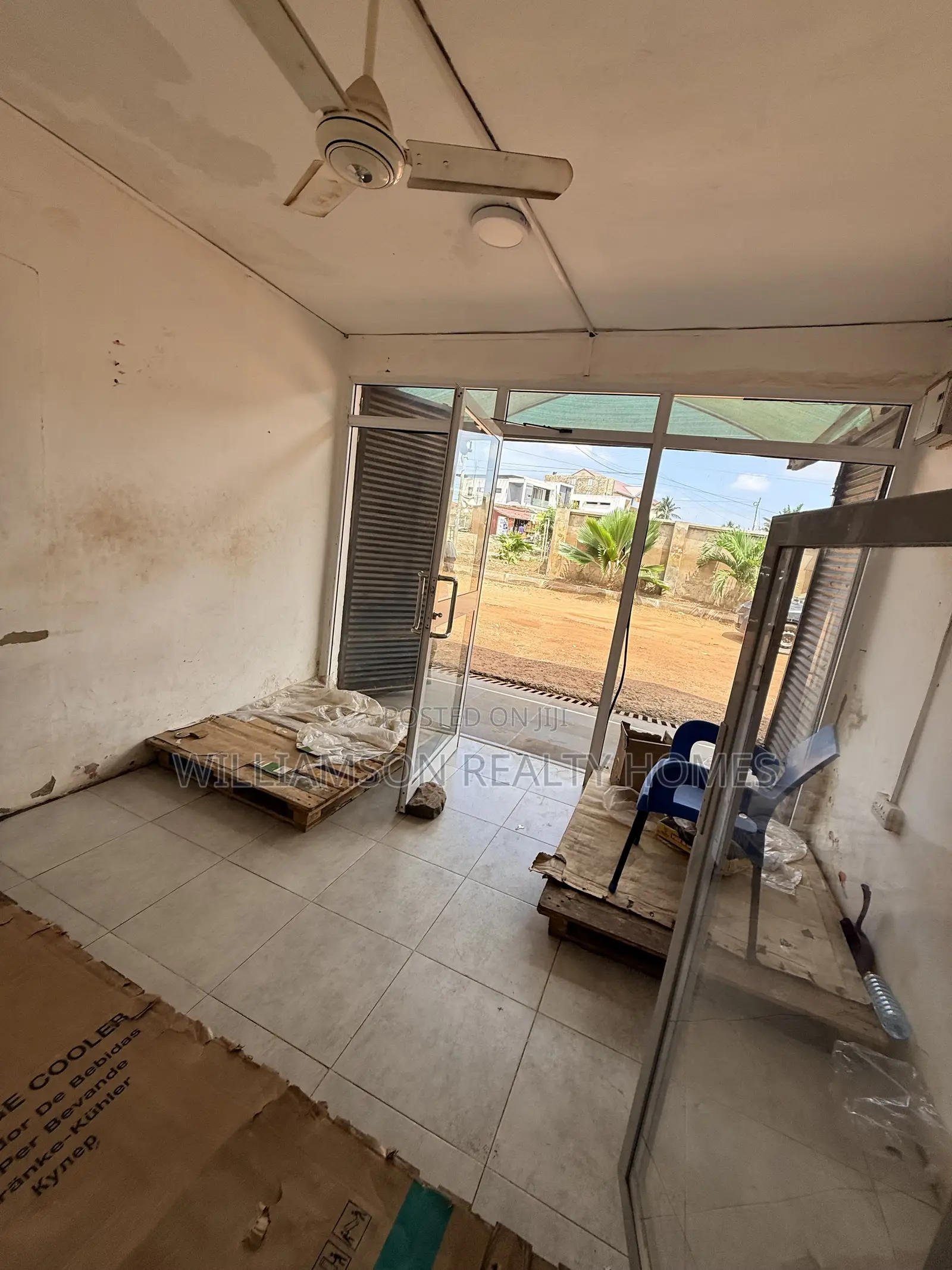 Road Side Shop/Store/Office Space/Showroom/Warehouse for Rent,spintex