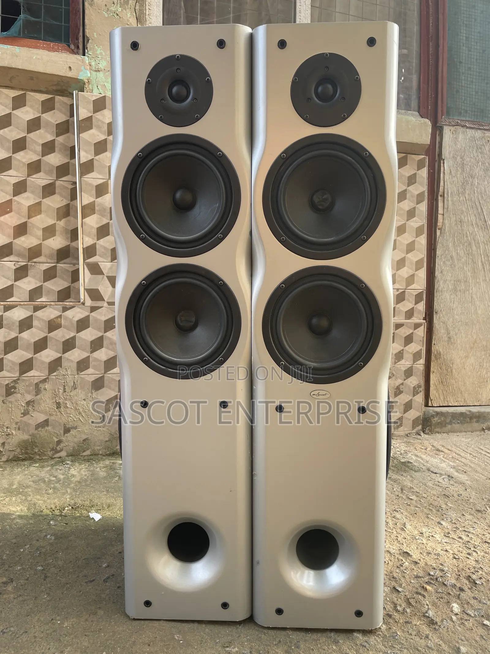 10 Inches 3-Way Floor-Standing Speakers