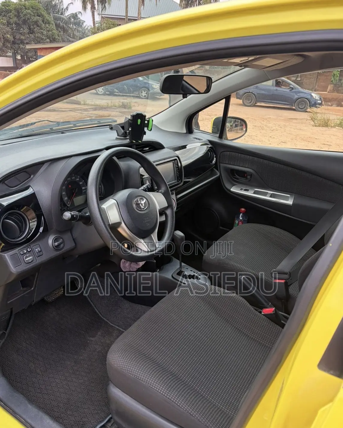 Toyota Vitz 1.3 AWD 3dr 2015 Yellow