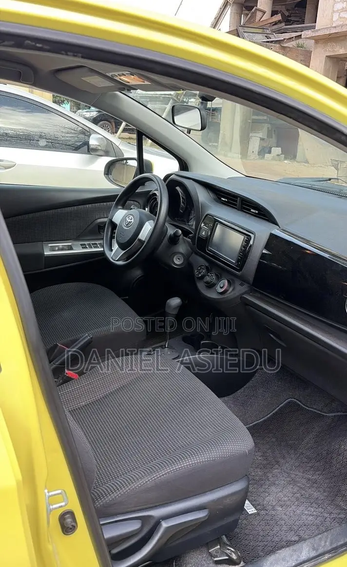 Toyota Vitz 1.3 AWD 3dr 2015 Yellow