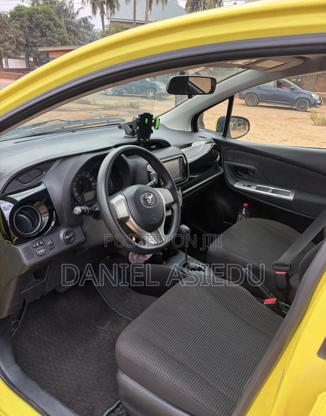 Toyota Vitz 1.3 AWD 3dr 2015 Yellow