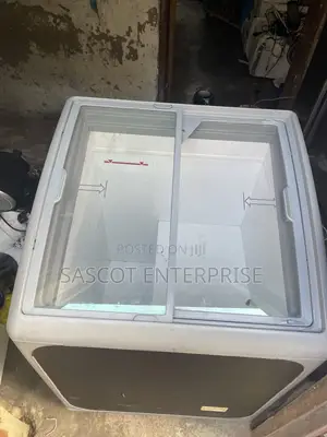 L Chest Freezer