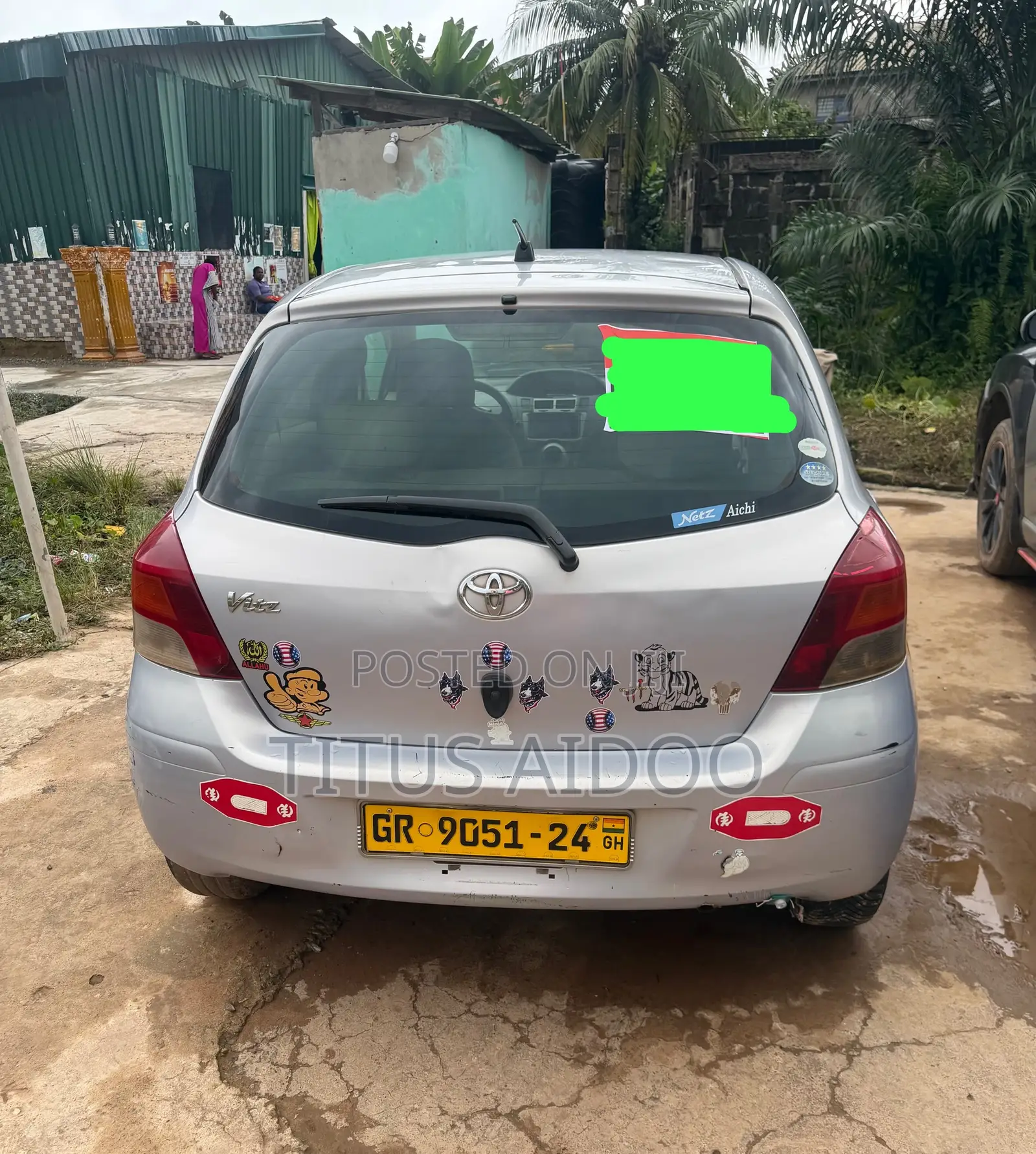 Toyota Vitz 2010 Silver