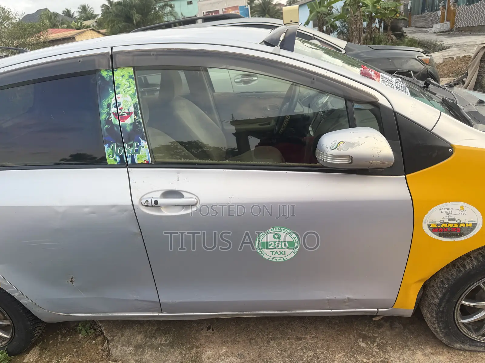 Toyota Vitz 2010 Silver