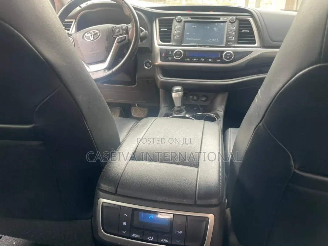 Toyota Highlander 2018 Silver