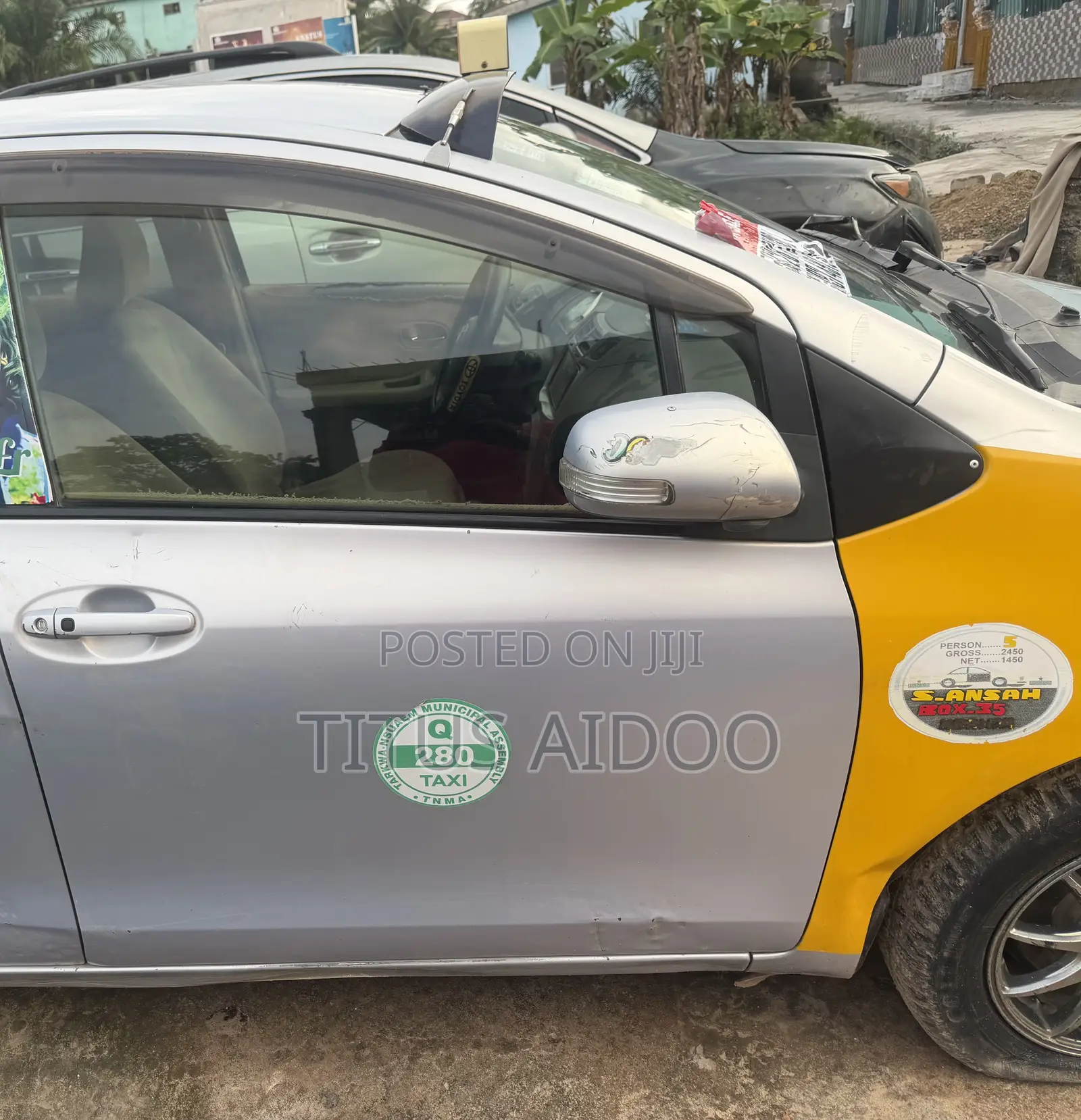 Toyota Vitz 2010 Silver