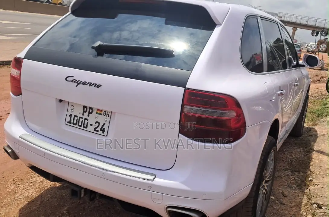 Porsche Cayenne 2010 White