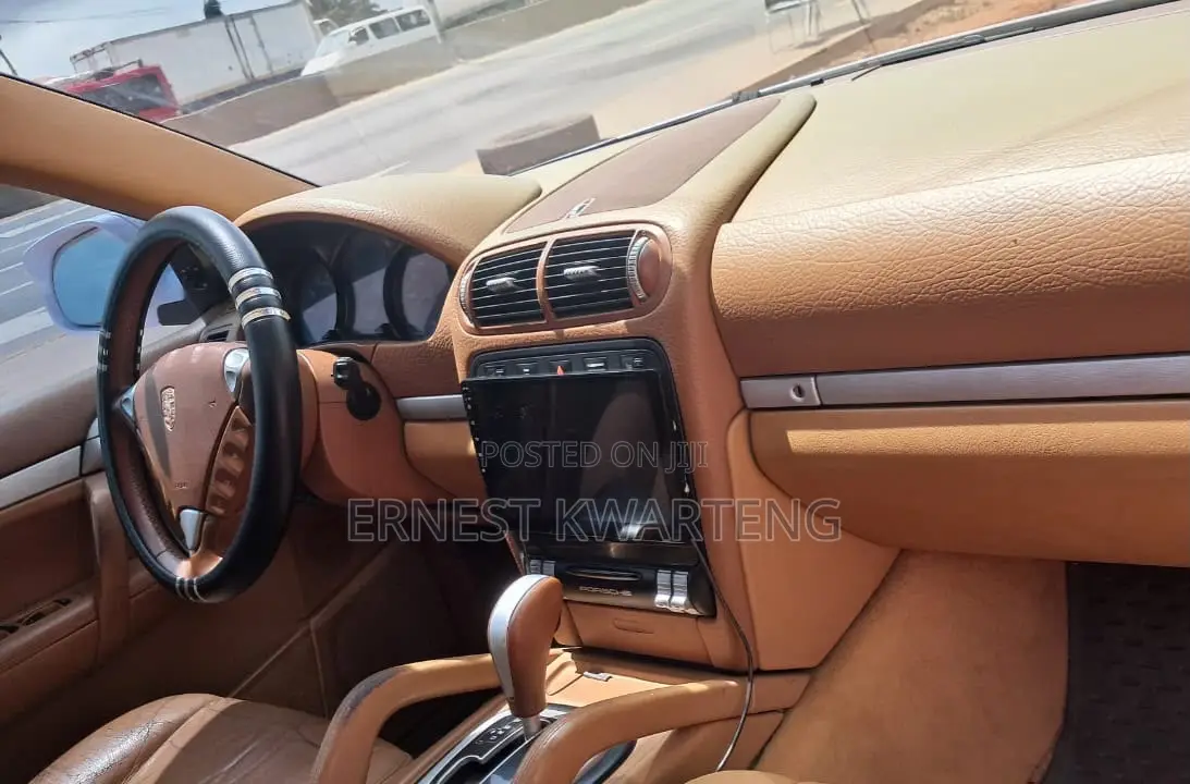 Porsche Cayenne 2010 White