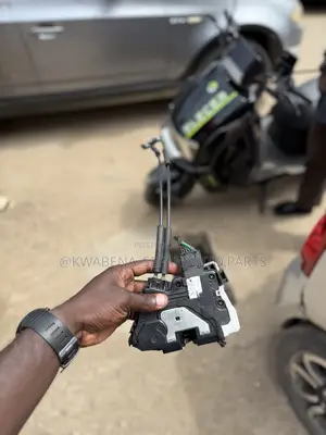 Original Brand New Car Door Locks Available for All Cars