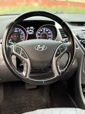 Hyundai Elantra Limited 4dr Sedan (1.8L 4cyl 6A) 2015 Red