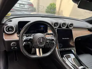 Mercedes-Benz C300 2023 Blue