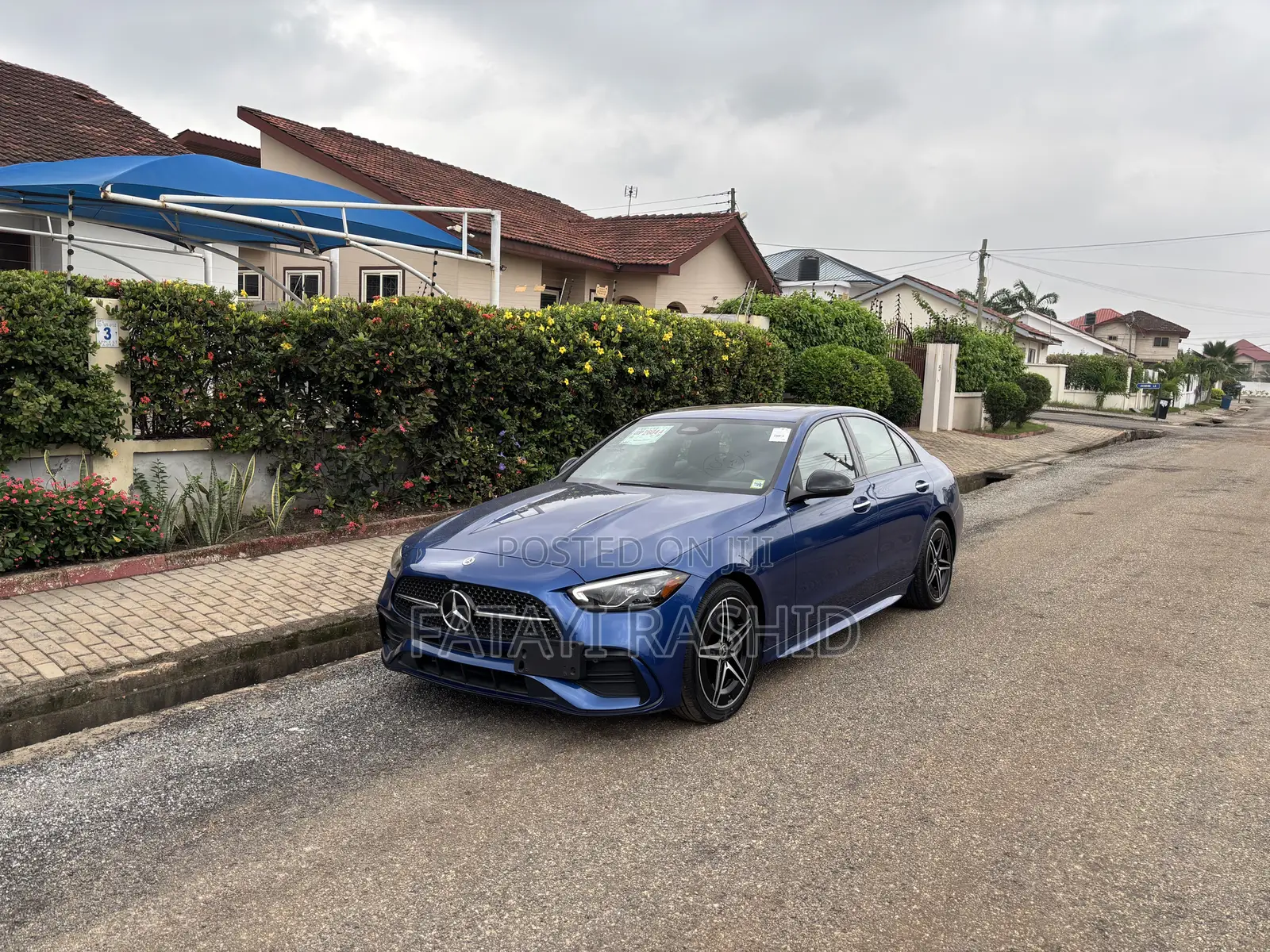 Mercedes-Benz C300 2023 Blue