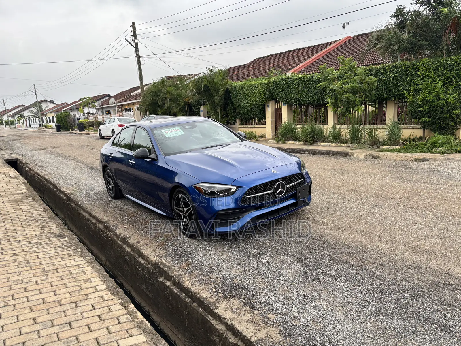 Mercedes-Benz C300 2023 Blue