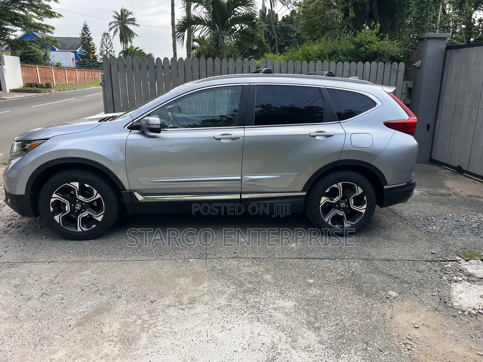Honda CR-V Touring 4dr SUV AWD (1.5L 4cyl CVT) 2017 Silver