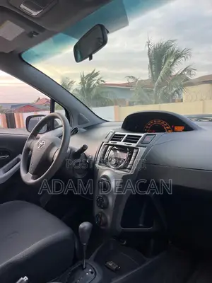 Toyota Vitz 2010