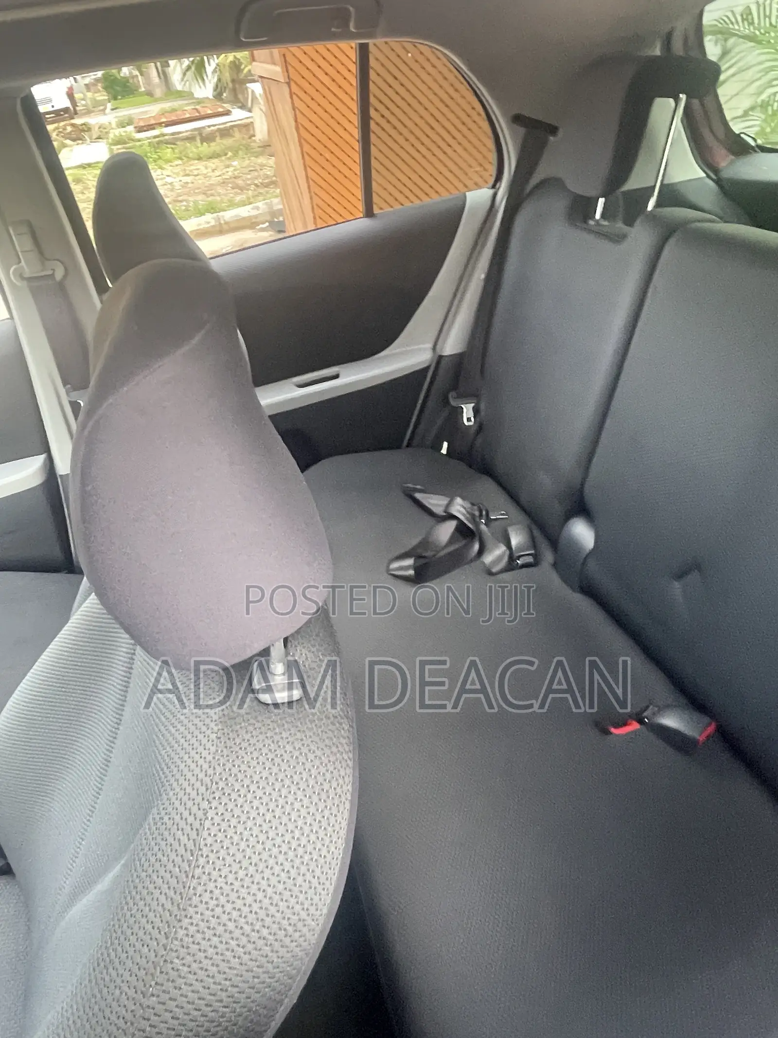 Toyota Vitz 2010