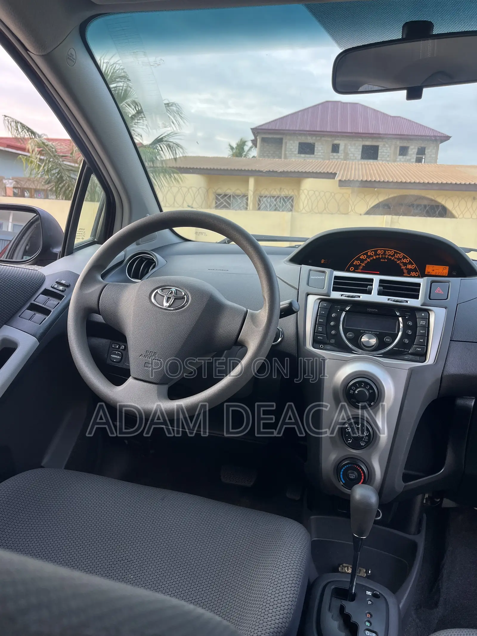 Toyota Vitz 2010