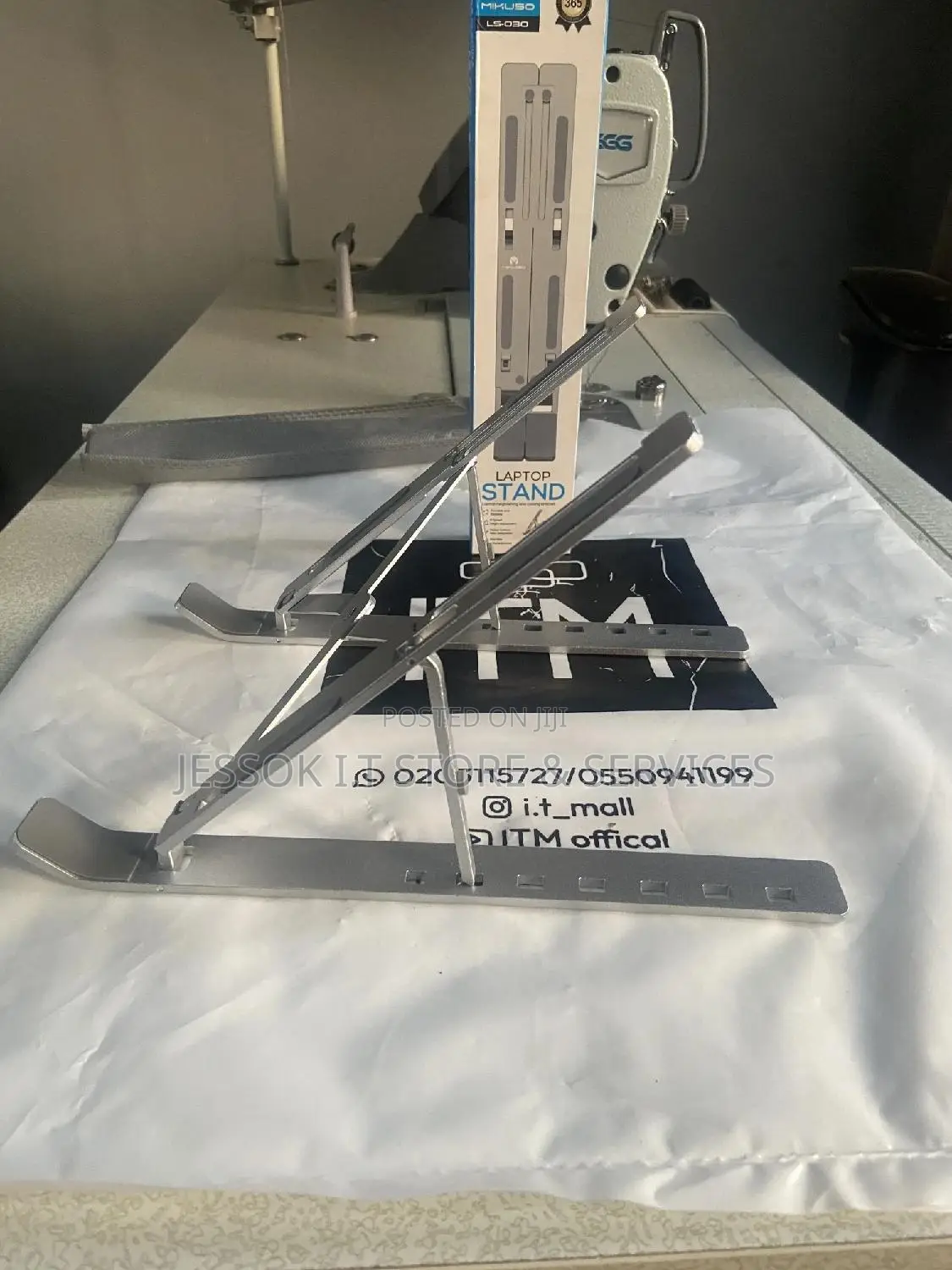 Laptop Stand (Metallic)