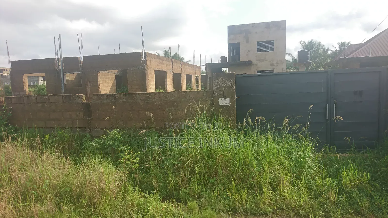 6bdrm Apartment in Awutu Senya East Municipal for sale