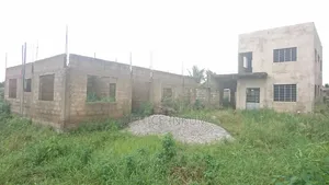 6bdrm Apartment in Awutu Senya East Municipal for sale