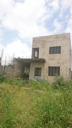 6bdrm Apartment in Awutu Senya East Municipal for sale