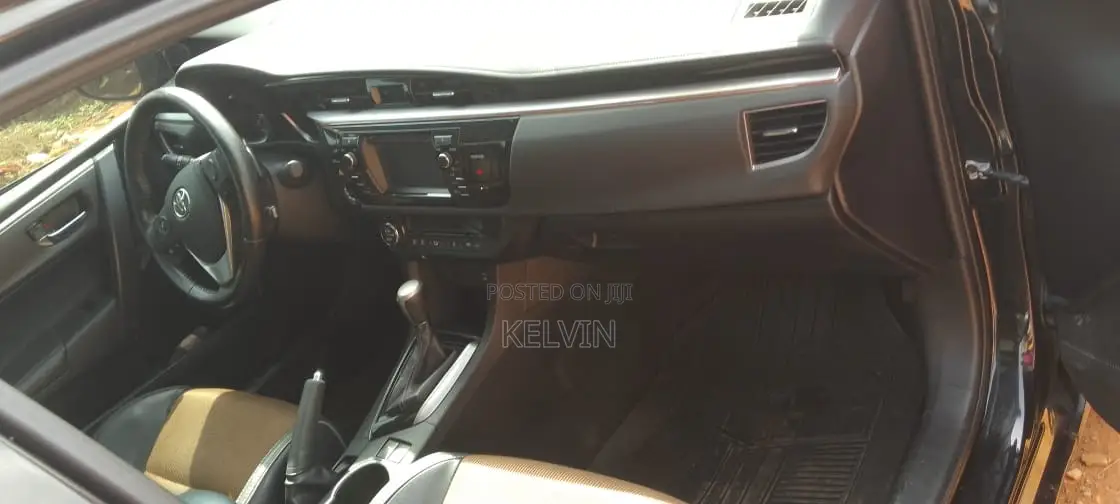 Toyota Corolla SE 4dr Sedan (1.8L 4cyl CVT) 2017 Black