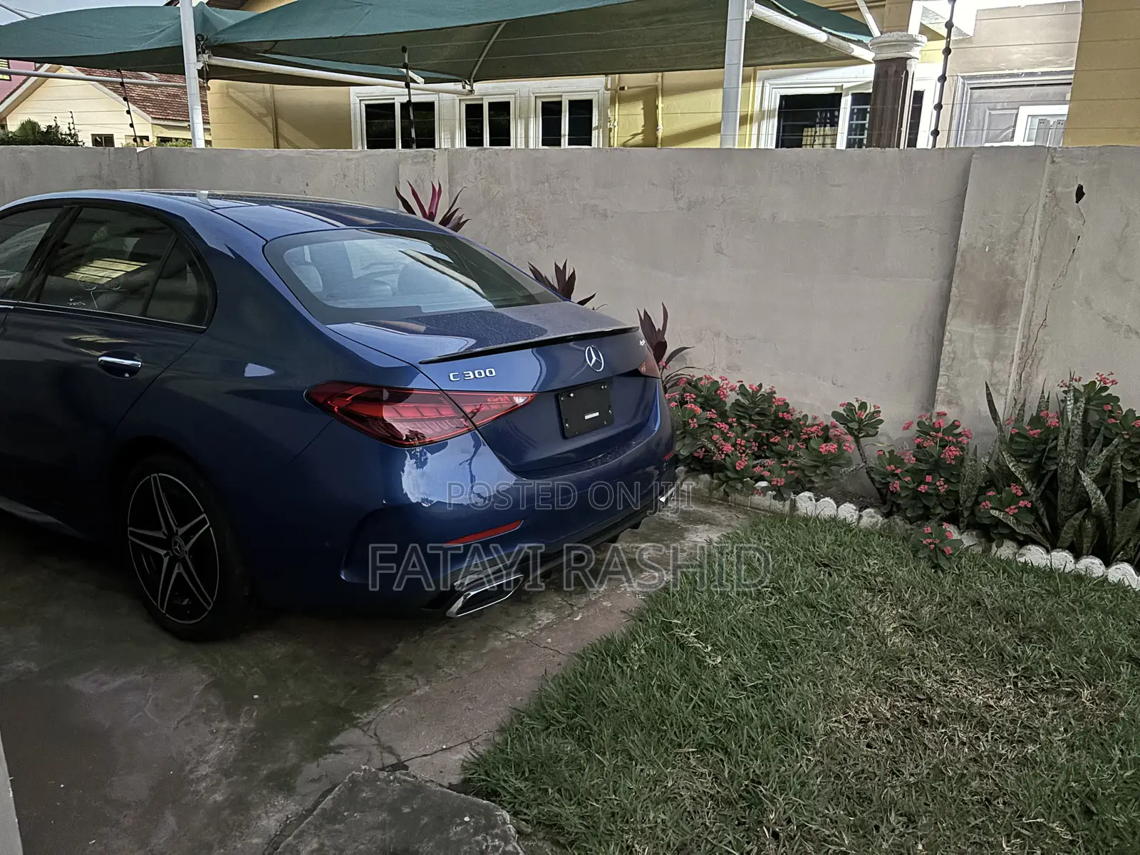 Mercedes-Benz C300 2023 Blue