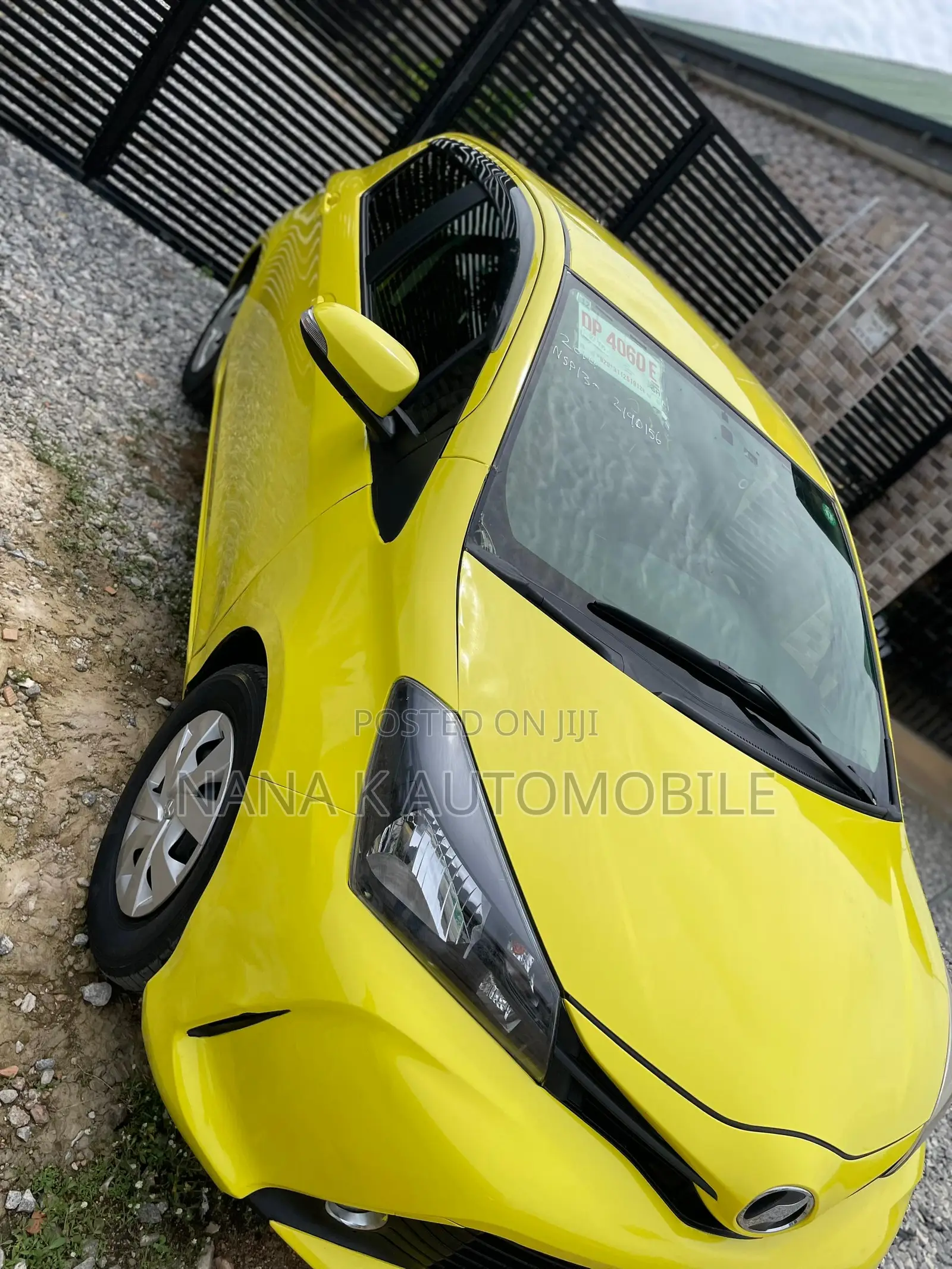 Toyota Vitz 2014 Yellow