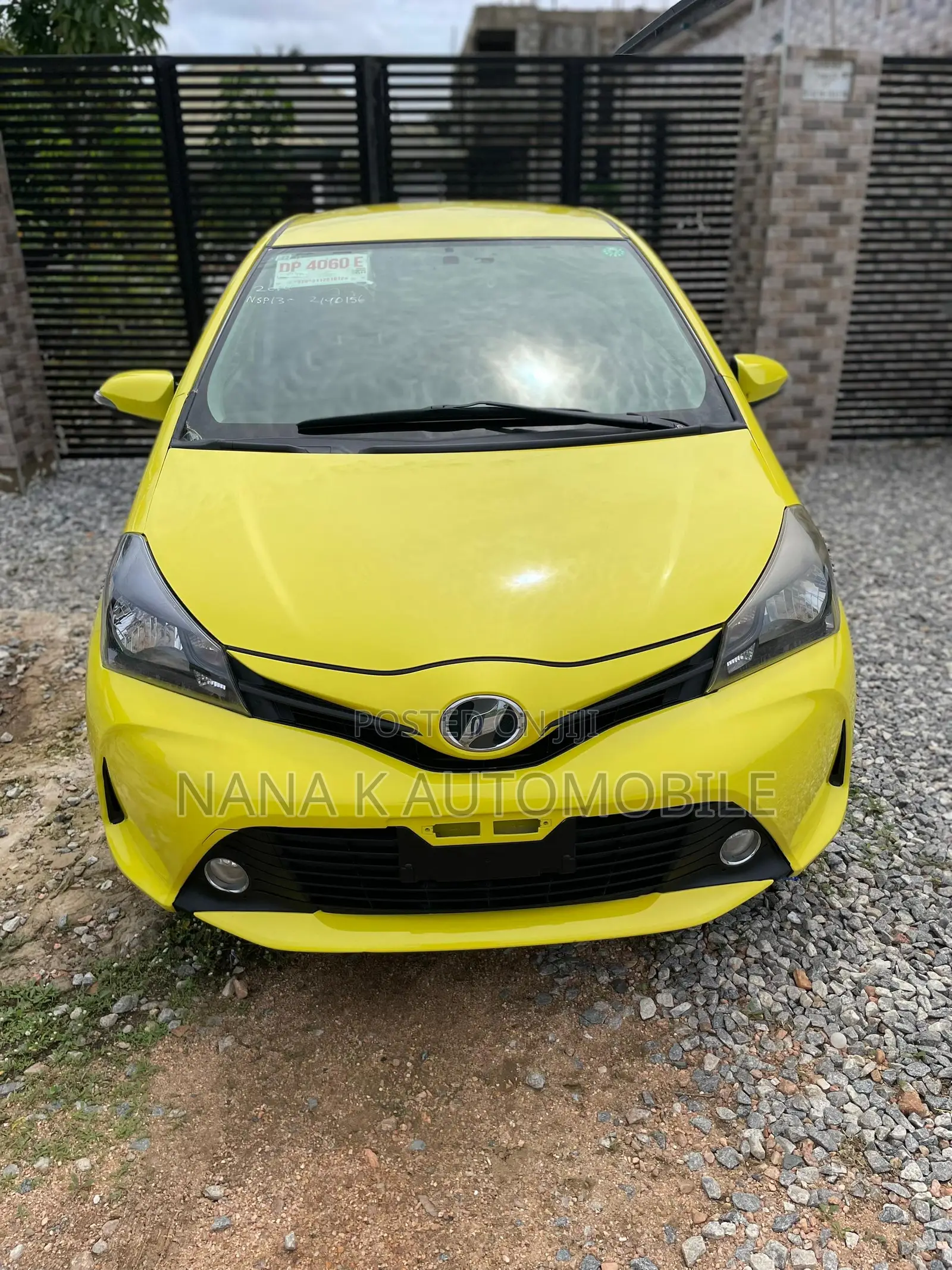 Toyota Vitz 2014 Yellow