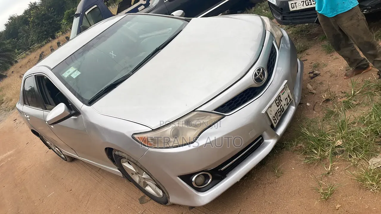 Toyota Camry 2014 Silver