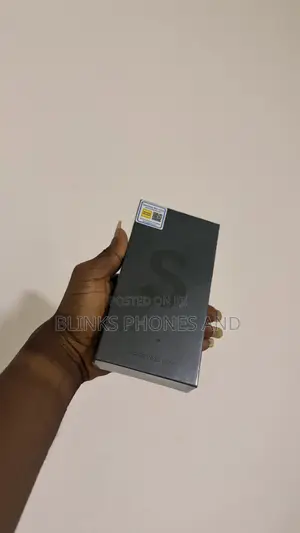 New Samsung Galaxy S22 Ultra 5G 256 GB Black