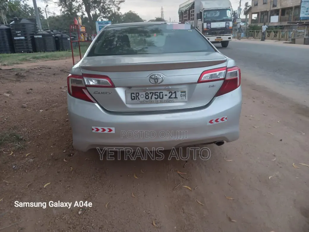 Toyota Camry 2014 Silver