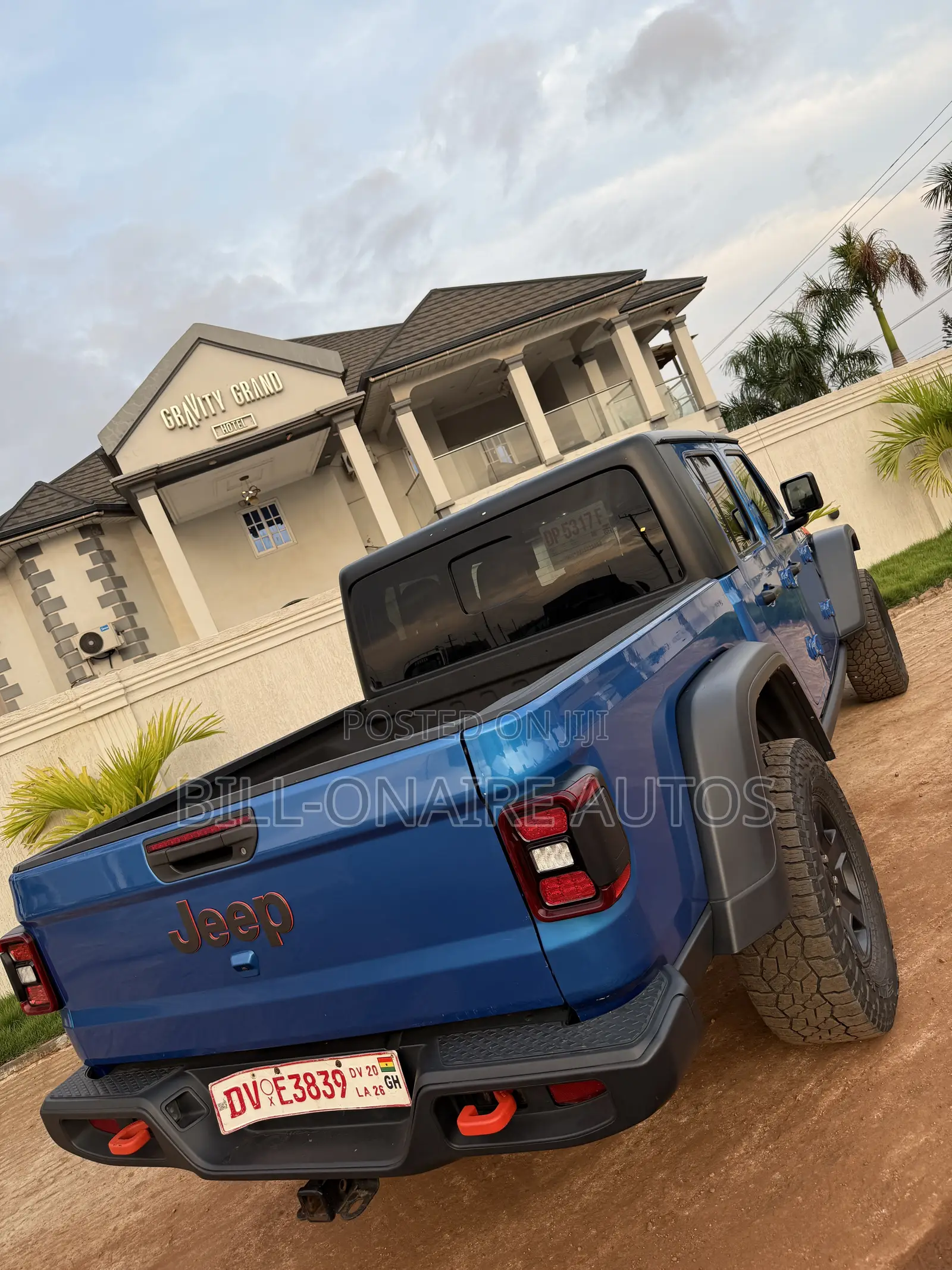 Jeep Gladiator Mojave 2022 Blue