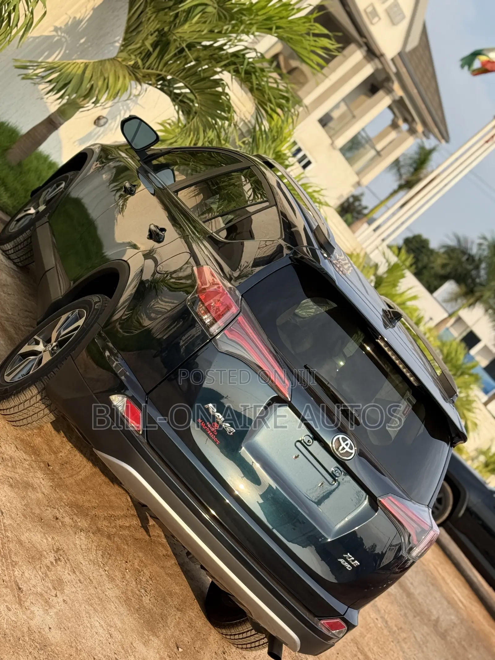 Toyota RAV4 XLE 4dr SUV (2.5L 4cyl 6A) 2018 Green