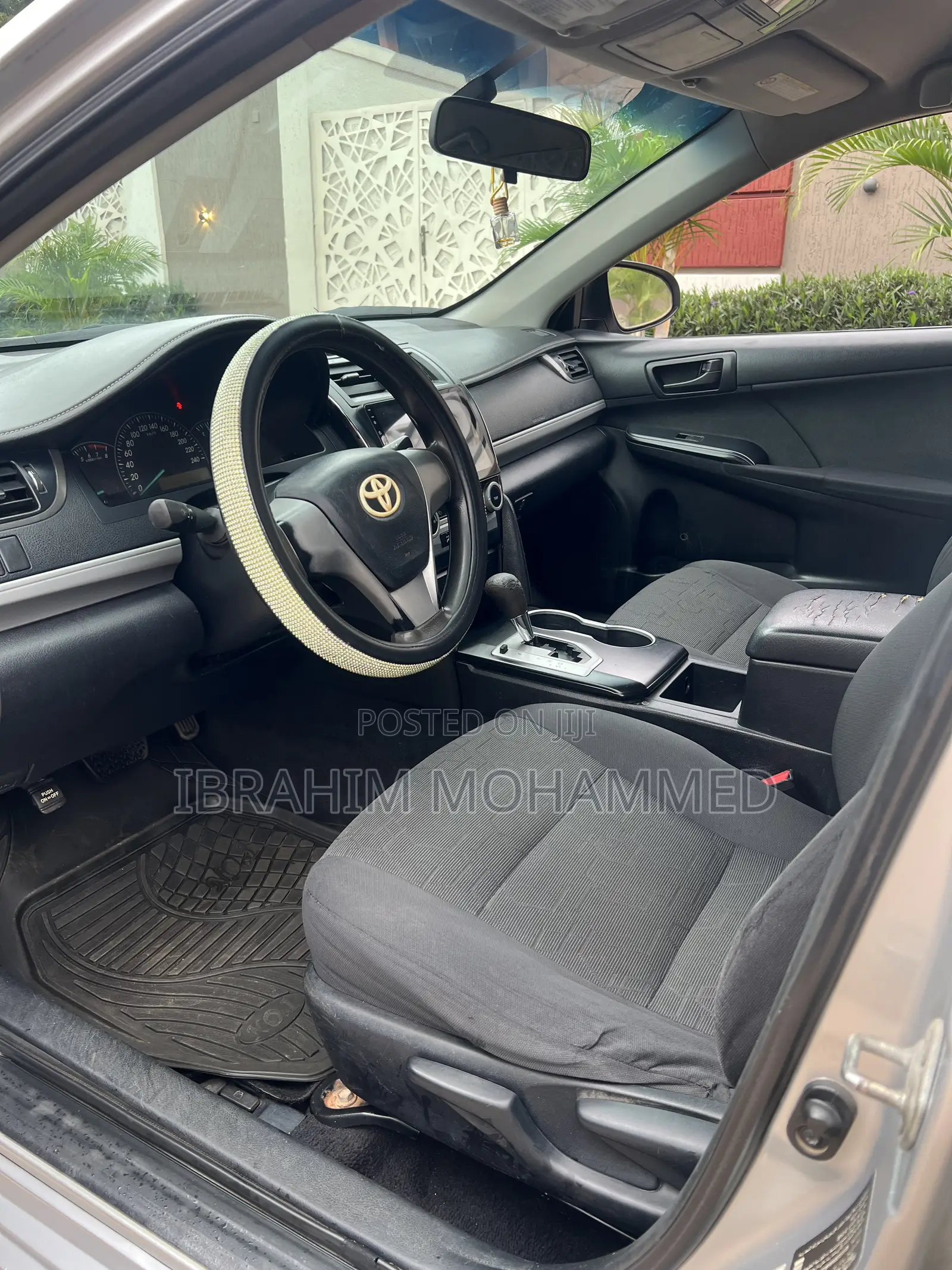 Toyota Camry LE 4dr Sedan (2.5L 4cyl 6A) 2014 Silver