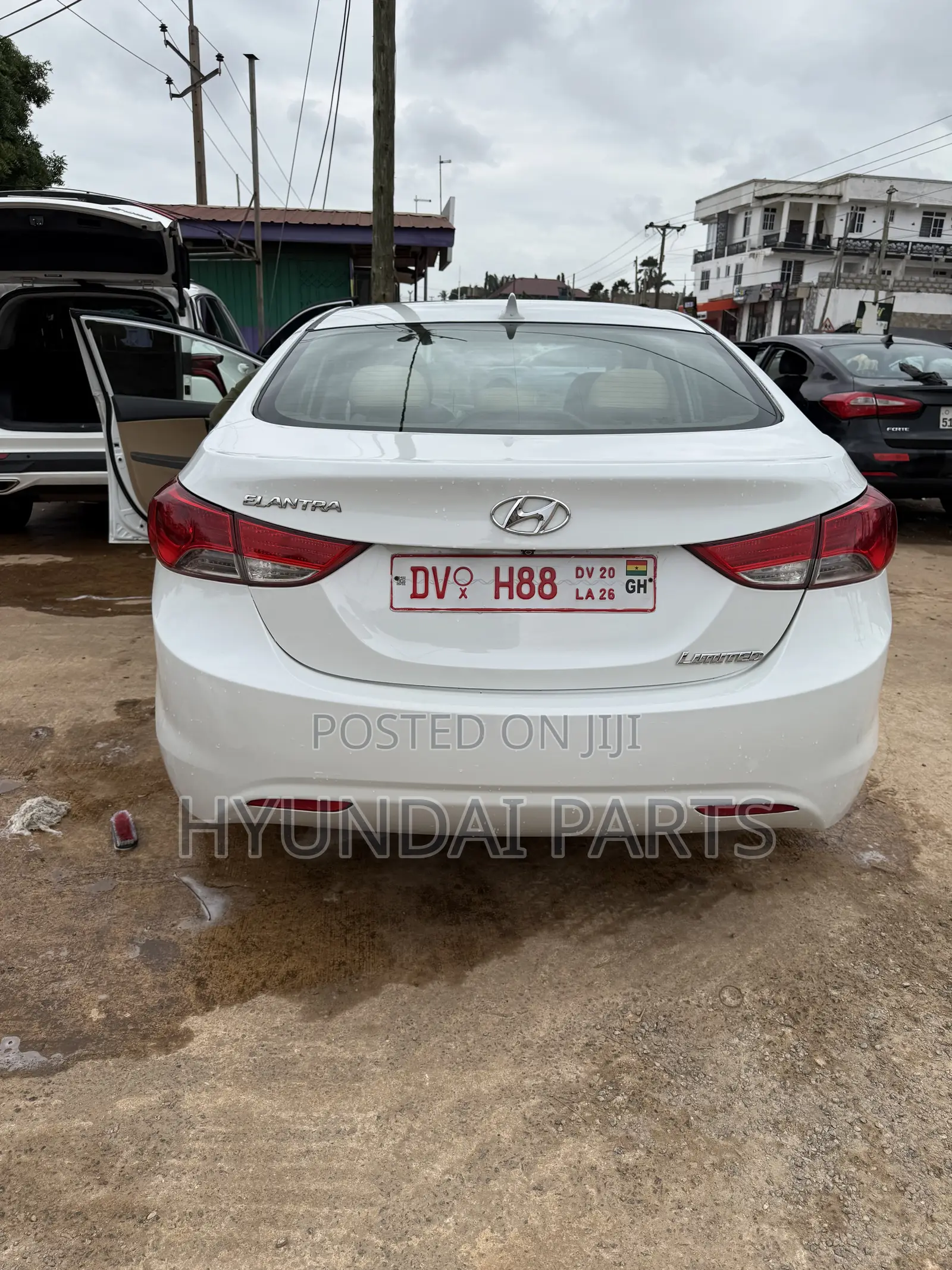 Hyundai Elantra Limited 2012 White
