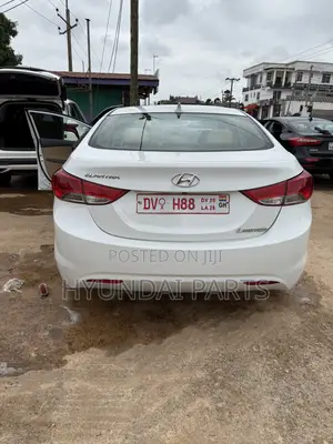 Hyundai Elantra Limited 2012 White