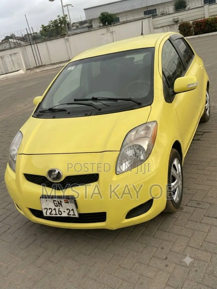 Toyota Vitz 2010 Black