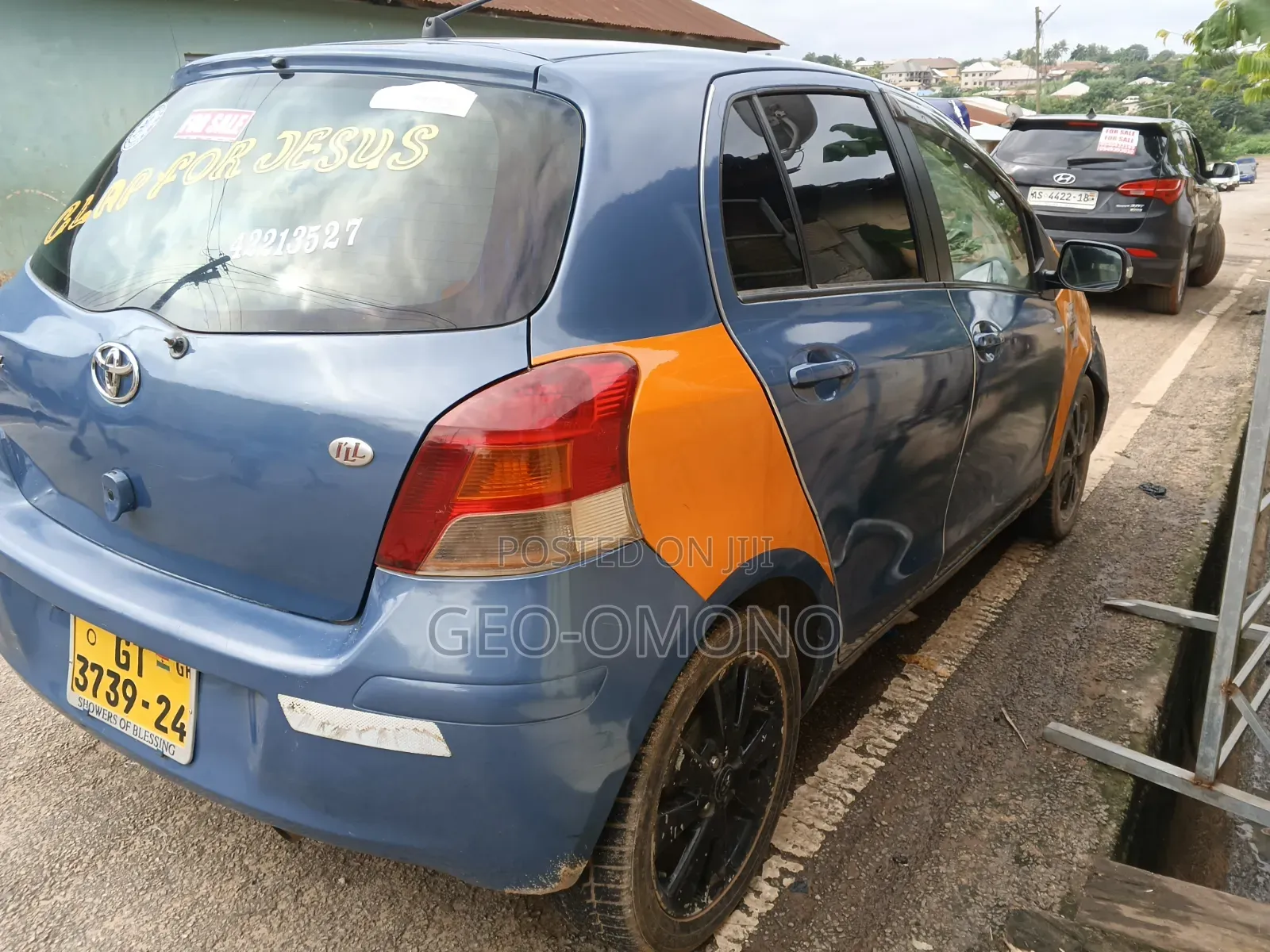 Toyota Vitz 2010 Blue