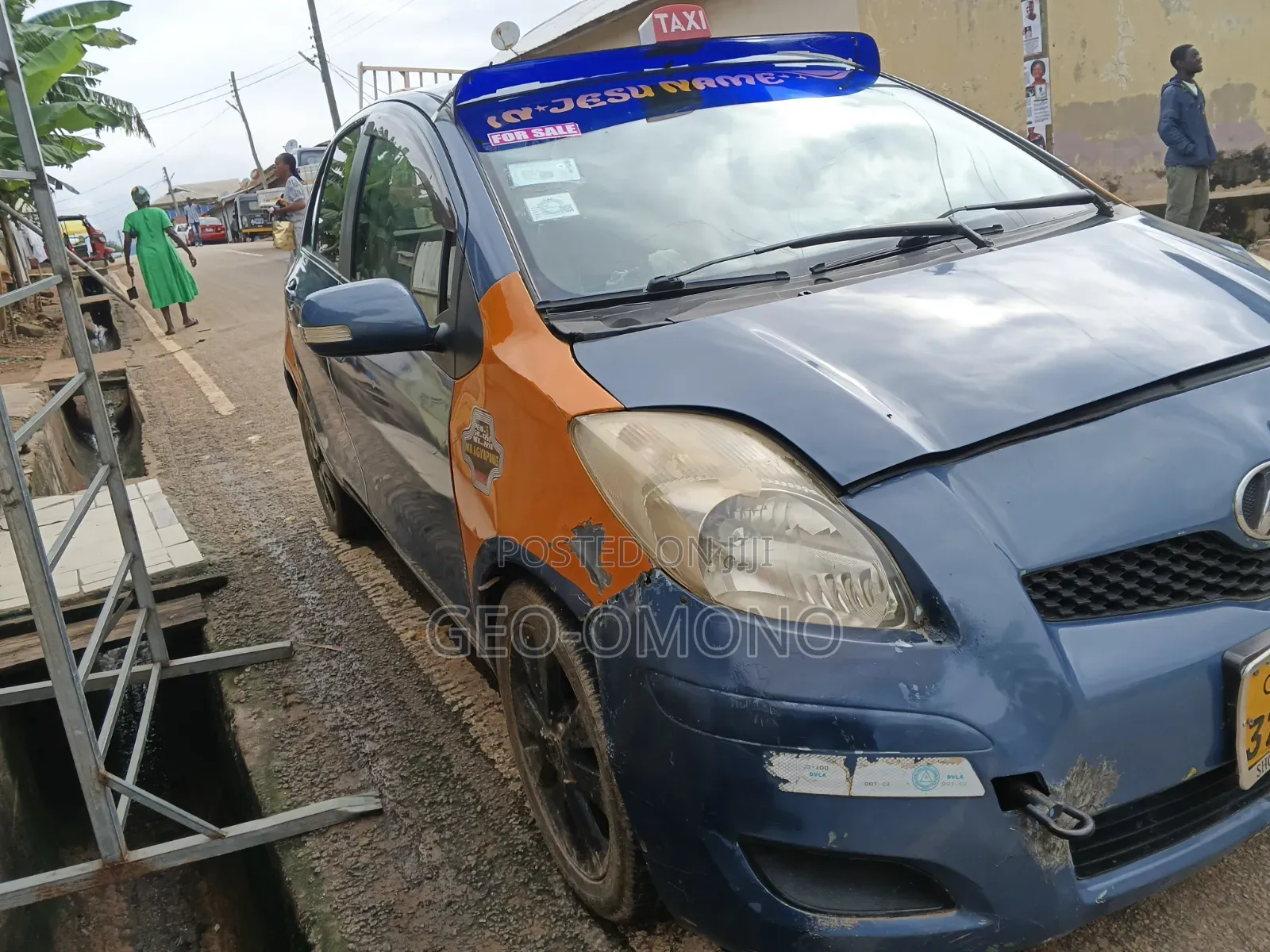 Toyota Vitz 2010 Blue