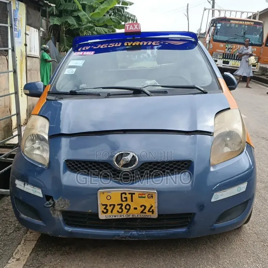 Toyota Vitz 2010 Blue